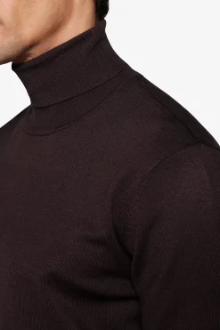 Maglia dolcevita basic marrone