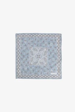 Pochette disegno cashmere celeste